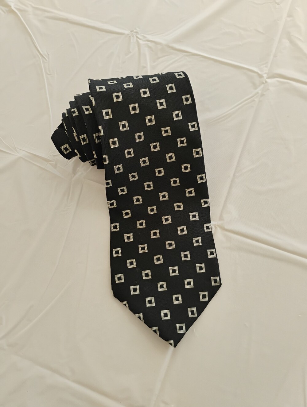 Men’s Nautica Vintage Black And Silver Geometric Textured Costa Rica Necktie